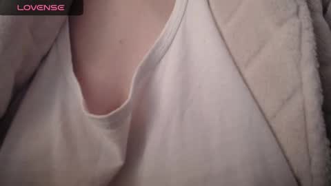 lenagolden online show from February 21, 2025, 11:01 am