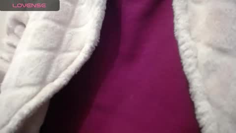 lenagolden online show from November 9, 2025, 11:52 am