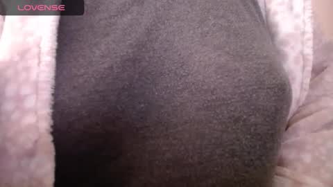 lenagolden online show from November 22, 2025, 12:04 pm