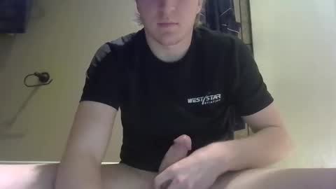 lenewton2004 online show from February 5, 2025, 10:44 pm