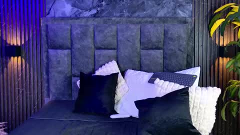 lenna_s online show from October 13, 2025, 9:48 pm