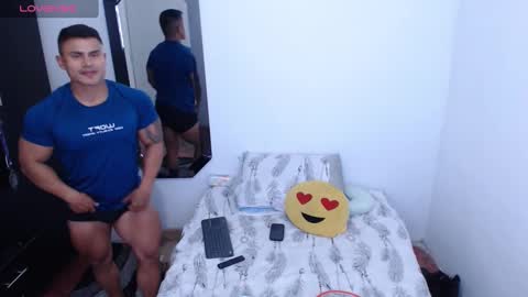 Snapshot of leo_muscleboy chatting on February 21, 2025, 1:44 am Leo online show from February 21, 2025, 1:44 am