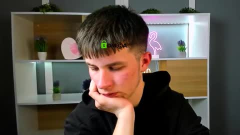 leo_valor online show from March 30, 2026, 6:42 pm