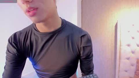 leohard_ online show from March 19, 2026, 12:36 am