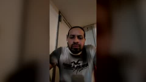 Snapshot of leoking913607 chatting on August 4, 2026, 1:42 am leoking913607 online show from August 4, 2026, 1:42 am