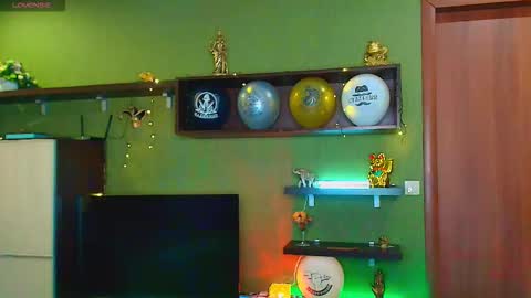 Leona tracie online show from February 28, 2026, 12:06 pm