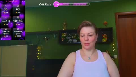 Snapshot of leona_tracie chatting on April 10, 2026, 7:18 pm Leona tracie online show from April 10, 2026, 7:18 pm
