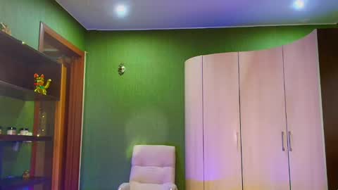 Snapshot of leona_tracie chatting on May 18, 2026, 11:38 am Leona tracie online show from May 18, 2026, 11:38 am