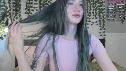 Snapshot of leona_vixen chatting on June 6, 2026, 4:50 am Leona online show from June 6, 2026, 4:50 am