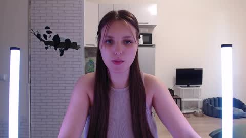 Leonaalove online show from April 14, 2026, 12:44 pm