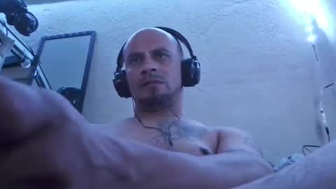 Snapshot of leonar0101 chatting on December 5, 2024, 11:16 am leonar0101 online show from December 5, 2024, 11:16 am