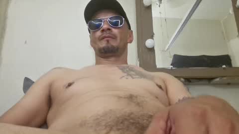 Snapshot of leonar0101 chatting on September 16, 2025, 9:43 am leonar0101 online show from September 16, 2025, 9:43 am