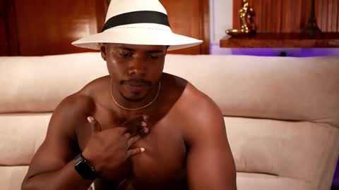 Leandro jones online show from September 29, 2025, 6:51 am