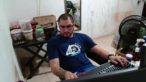 leonino231 online show from October 7, 2025, 9:12 pm