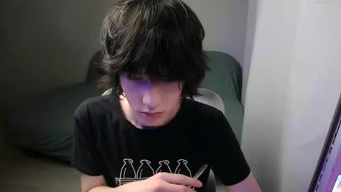 Snapshot of leonkissboy chatting on February 6, 2026, 2:53 pm leonkissboy online show from February 6, 2026, 2:53 pm