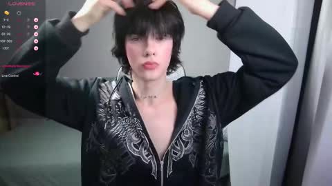 Snapshot of leonkissboy chatting on February 19, 2026, 12:28 am leonkissboy online show from February 19, 2026, 12:28 am