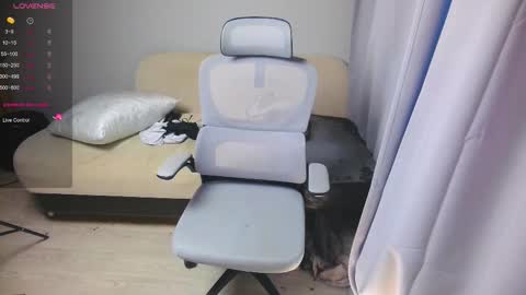 Snapshot of leonkissboy chatting on March 12, 2026, 12:22 pm leonkissboy online show from March 12, 2026, 12:22 pm