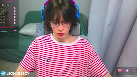 Snapshot of leonkissboy chatting on April 2, 2026, 2:58 pm leonkissboy online show from April 2, 2026, 2:58 pm