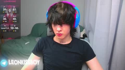 Snapshot of leonkissboy chatting on April 15, 2026, 4:08 am leonkissboy online show from April 15, 2026, 4:08 am