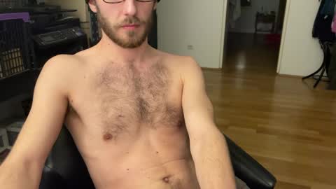 Snapshot of leonvampire chatting on January 27, 2025, 5:37 pm Leon online show from January 27, 2025, 5:37 pm