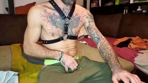 leorojas888 online show from January 2, 2025, 6:45 pm