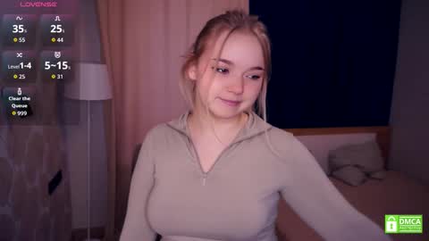 Hello everyone Im Lora Its my first day Were going to have fun together online show from October 23, 2025, 5:18 am