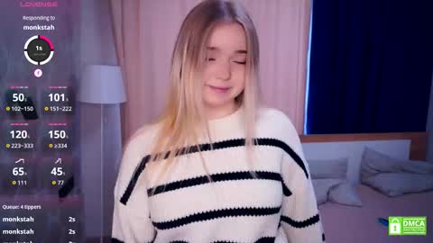 Hello everyone Im Lora Its my first day Were going to have fun together online show from October 24, 2025, 5:15 am
