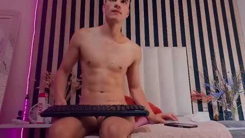 Snapshot of leotease chatting on May 15, 2026, 11:45 pm leotease online show from May 15, 2026, 11:45 pm