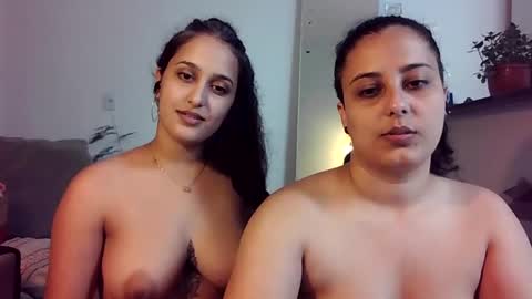 Snapshot of lesbiancouplebrazil2025 chatting on January 24, 2025, 8:32 pm lesbiancouplebrazil2025 online show from January 24, 2025, 8:32 pm