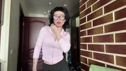 lesleypowderly online show from July 24, 2026, 8:34 am