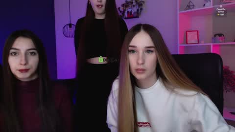 leslie_bird online show from March 19, 2026, 9:46 am