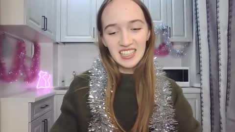 Snapshot of leslie_my_lovee chatting on December 16, 2024, 8:05 pm  LESLIE   online show from December 16, 2024, 8:05 pm