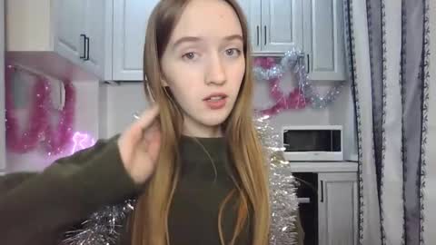 Snapshot of leslie_my_lovee chatting on December 22, 2024, 7:52 pm  LESLIE   online show from December 22, 2024, 7:52 pm