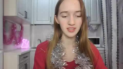 Snapshot of leslie_my_lovee chatting on December 24, 2024, 3:16 pm  LESLIE   online show from December 24, 2024, 3:16 pm