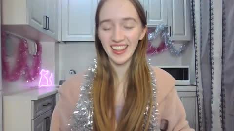 Snapshot of leslie_my_lovee chatting on December 24, 2024, 10:06 pm  LESLIE   online show from December 24, 2024, 10:06 pm