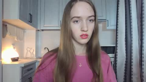 Snapshot of leslie_my_lovee chatting on October 5, 2025, 1:20 pm  LESLIE   online show from October 5, 2025, 1:20 pm