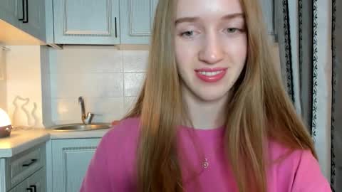 Snapshot of leslie_my_lovee chatting on October 20, 2025, 6:30 pm  LESLIE   online show from October 20, 2025, 6:30 pm