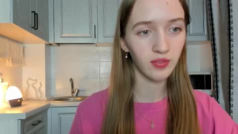 Snapshot of leslie_my_lovee chatting on October 29, 2025, 8:32 pm  LESLIE   online show from October 29, 2025, 8:32 pm