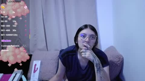 lessliee online show from June 5, 2026, 7:58 am