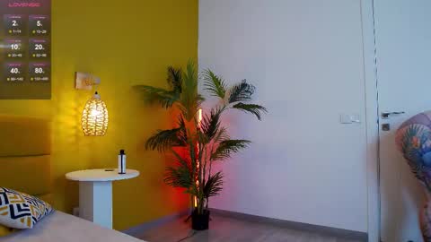 Lessy online show from September 9, 2025, 2:44 am