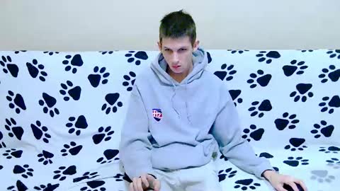 lester_broo online show from February 5, 2026, 6:18 am