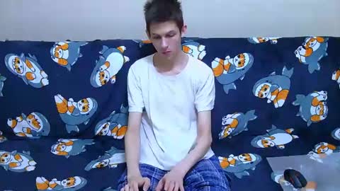 Snapshot of lester_broo chatting on June 13, 2026, 2:04 pm lester_broo online show from June 13, 2026, 2:04 pm
