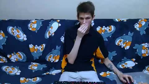Snapshot of lester_broo chatting on June 21, 2026, 8:11 pm lester_broo online show from June 21, 2026, 8:11 pm