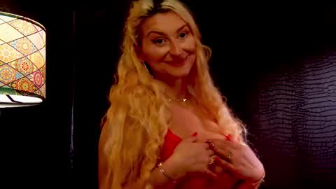 leticiareys online show from November 22, 2025, 6:51 pm