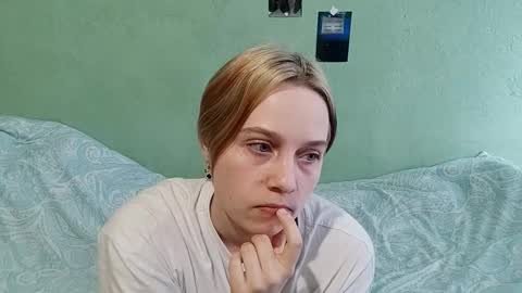 letitiaboteler online show from December 1, 2025, 11:04 am