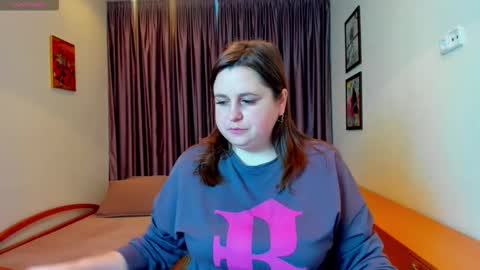 Naomi online show from December 3, 2025, 7:27 am