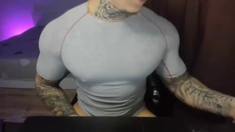 Snapshot of lewis_muscleee chatting on March 31, 2026, 5:46 pm blablablack online show from March 31, 2026, 5:46 pm