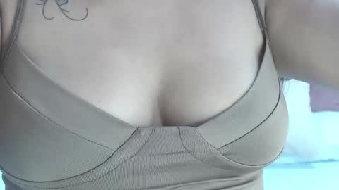 Snapshot of lexi_bloom chatting on February 20, 2025, 2:46 pm Gabrielle online show from February 20, 2025, 2:46 pm