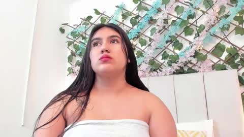 Snapshot of lexi_bloom chatting on September 15, 2025, 10:26 am Gabrielle online show from September 15, 2025, 10:26 am
