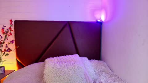 Lexi Howard  online show from April 8, 2026, 4:56 am